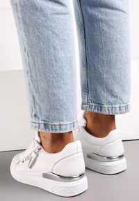 Renee - Białe Płaskie Sneakersy z Metaliczną Wstawką i Ozdobnym Suwakiem Enlista. Kolor: biały. Szerokość cholewki: normalna #3