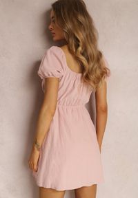 Renee - Różowa Sukienka Demaret. Okazja: na co dzień. Kolor: różowy. Materiał: bawełna, materiał. Wzór: jednolity. Sezon: lato. Typ sukienki: rozkloszowane. Styl: casual. Długość: mini