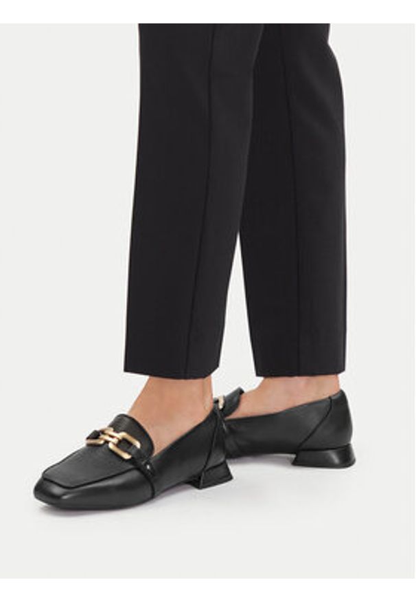 Clarks Loafersy Ubree15 Lily 26181332 Czarny. Kolor: czarny. Materiał: skóra