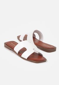 Renee - Białe Casualowe Klapki z Geometryczną Cholewką Sallasena. Okazja: na co dzień. Kolor: biały. Wzór: geometria. Obcas: na płaskiej podeszwie. Styl: casual #6