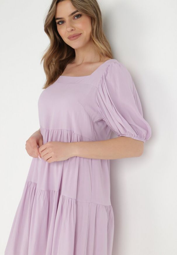 Born2be - Jasnofioletowa Sukienka z Wiskozy Phylyle. Typ kołnierza: dekolt kwadratowy. Kolor: fioletowy. Materiał: wiskoza. Wzór: gładki. Typ sukienki: rozkloszowane. Styl: klasyczny. Długość: mini