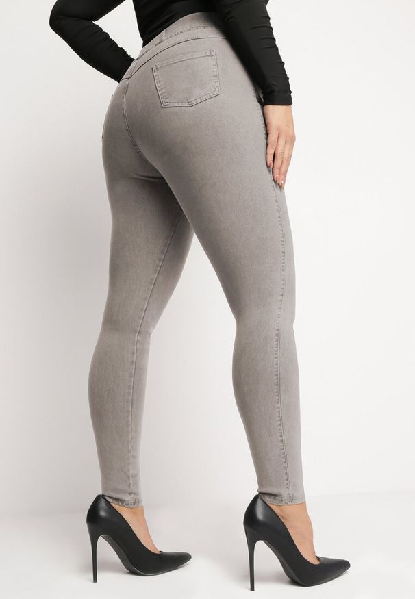 Born2be - Beżowe Spodnie Skinny z Wysokim Stanem Naravatte. Stan: podwyższony. Kolor: beżowy