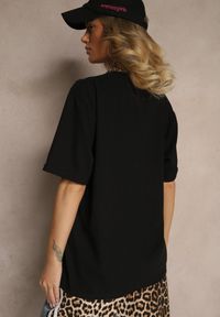 Renee - Czarna Bawełniana Koszulka T-shirt z Tłoczonym Napisem Lunorina. Okazja: na co dzień, na imprezę. Kolor: czarny. Materiał: bawełna. Wzór: napisy. Styl: elegancki, casual #5