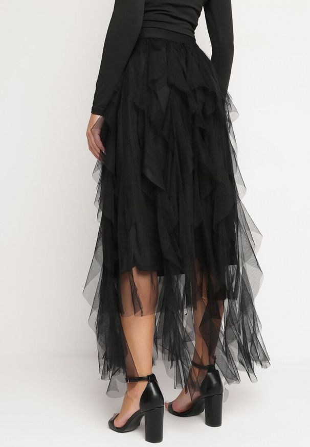 Born2be - Czarna Spódnica Maxi Rozkloszowana z Przeźroczystego Tiulu Salvin. Okazja: na imprezę, na randkę. Kolor: czarny. Materiał: tiul. Styl: elegancki
