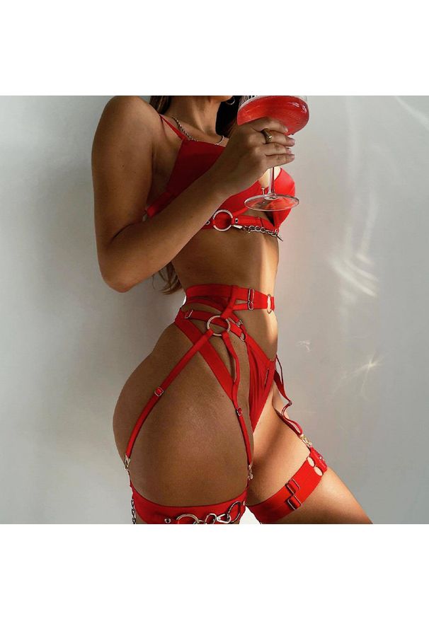 Intica - Komplet bielizny z pasem i łańcuszkiem elegancki design Hajnalka. Kolor: czerwony. Materiał: tkanina