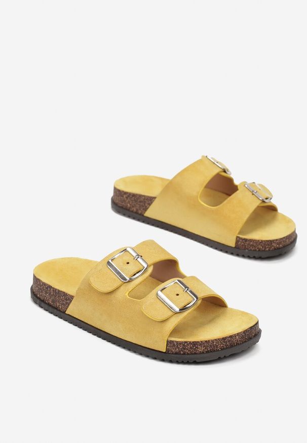 Born2be - Żółte Klapki Kleogoria. Okazja: na spacer, na co dzień. Kolor: żółty. Sezon: lato. Obcas: na obcasie. Styl: casual, elegancki, klasyczny. Wysokość obcasa: niski