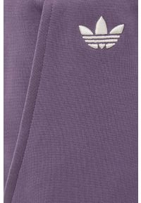 adidas Originals spodnie dresowe kolor fioletowy z aplikacją. Kolor: fioletowy. Materiał: dresówka. Wzór: aplikacja #3
