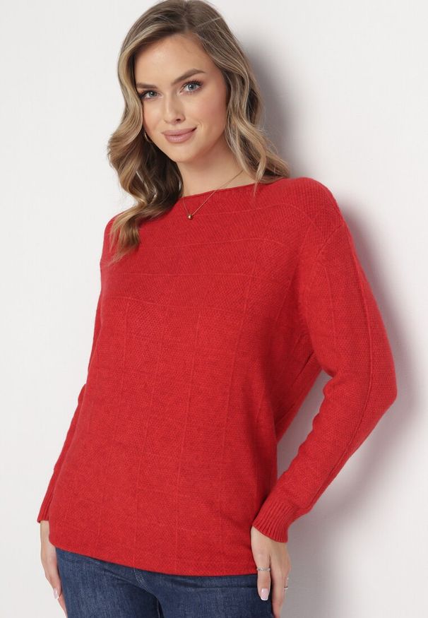 Born2be - Czerwony Klasyczny Sweter z Długim Rękawem Darissa. Kolor: czerwony. Długość rękawa: długi rękaw. Długość: długie. Sezon: jesień, zima. Styl: klasyczny