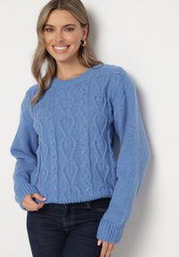 Born2be - Niebieski Sweter z Wełną Ściągaczem i Tłoczeniem Riavonnae. Okazja: na co dzień. Kolor: niebieski. Materiał: wełna. Styl: wizytowy, klasyczny, casual, elegancki #4