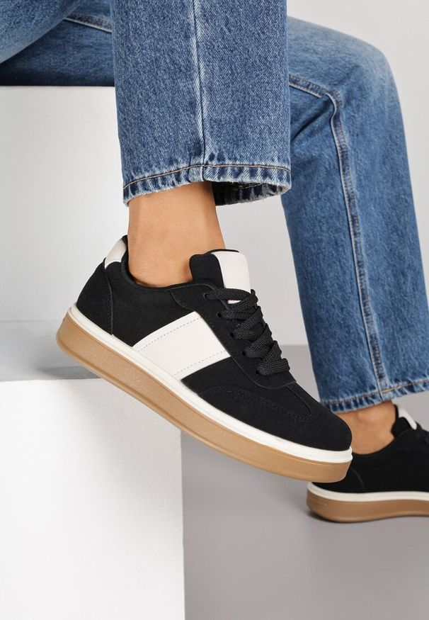 Renee - Czarne Sneakersy na Kauczukowej Podeszwie Claside. Kolor: czarny. Materiał: kauczuk