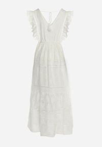 Born2be - Biała Koronkowa Sukienka Maxi o Rozkloszowanym Fasonie z Falbankami Wilea. Typ kołnierza: kołnierz z falbankami. Kolor: biały. Materiał: koronka. Wzór: haft. Długość: maxi #7