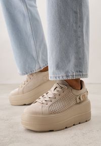 Renee - Beżowe Perforowane Sneakersy ze Skóry Naturalnej na Platformie i Koturnie Risyla. Kolor: beżowy. Materiał: skóra. Obcas: na koturnie #7