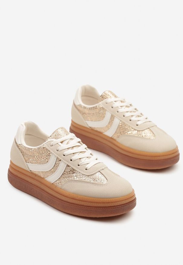 Born2be - Beżowe Wężowe Sneakersy w Stylu Klasycznych Tenisówek na Grubej Podeszwie Grelritia. Okazja: na co dzień. Nosek buta: okrągły. Zapięcie: sznurówki. Kolor: beżowy. Materiał: materiał, jeans. Obcas: na obcasie. Wysokość obcasa: niski