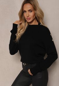 Renee - Czarny Sweter z Półgolfem Wiskozą i Modalem Ozdobiona Guzikami Emmitana. Okazja: na co dzień. Kolor: czarny. Materiał: wiskoza. Wzór: aplikacja. Styl: klasyczny, elegancki, casual #3