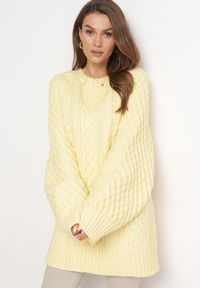 Born2be - Żółty Sweter o Wydłużonym Fasonie z Modnym Splotem Ahexa. Kolor: żółty. Długość: długie. Wzór: ze splotem #5