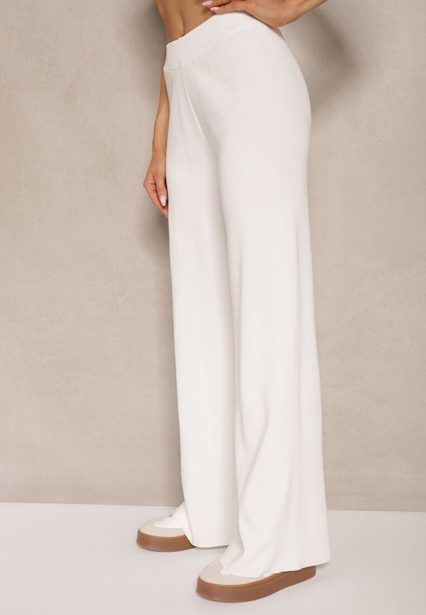 Renee - Białe Szerokie Spodnie z Wiskozą Eralenna. Okazja: na co dzień. Kolor: biały. Materiał: wiskoza. Wzór: aplikacja. Styl: klasyczny, casual, elegancki