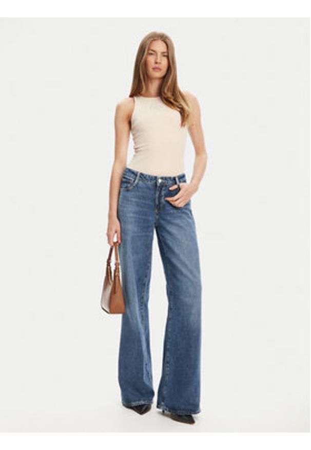Guess Top W5GP57 KCV52 Beżowy Regular Fit. Kolor: beżowy. Materiał: syntetyk