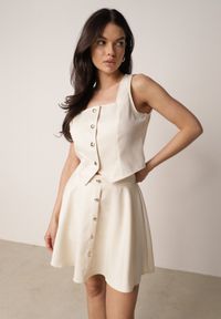 Born2be - Jasnobeżowy Elegancki Komplet Kamizelka i Rozkloszowana Spódnica z Guzikami Merireida. Kolor: beżowy #1