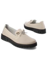 Beżowe Mokasyny Filippo Modne Wsuwane Obuwie Damskie. Okazja: na co dzień. Zapięcie: bez zapięcia. Kolor: beżowy. Materiał: materiał. Wzór: ażurowy. Styl: casual #7