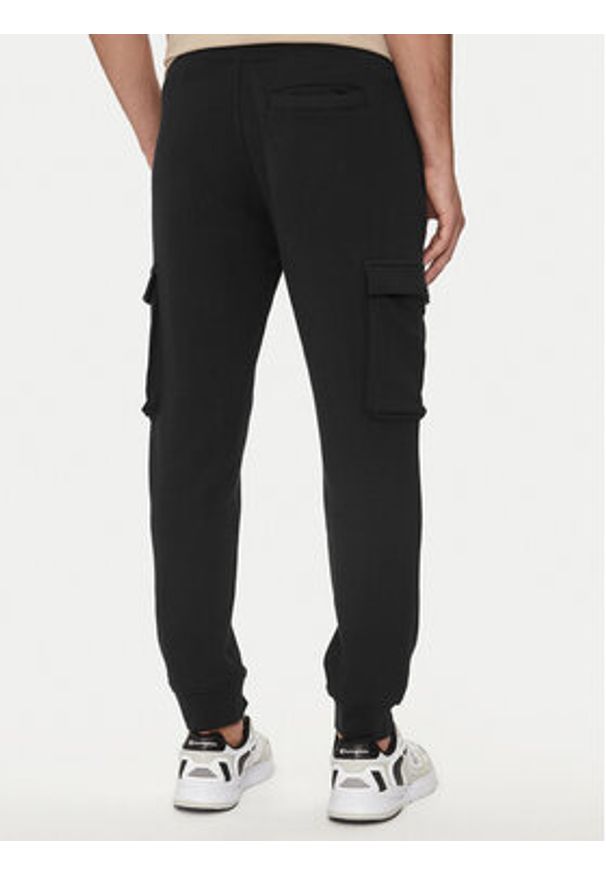 Guess Spodnie dresowe Aldwin Z4YB08 KAIJ1 Czarny Regular Fit. Kolor: czarny. Materiał: bawełna