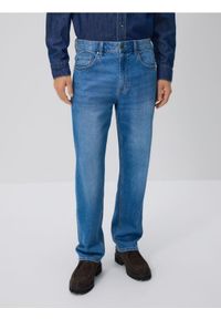 Reserved - Jeansy straight fit - niebieski. Kolor: niebieski