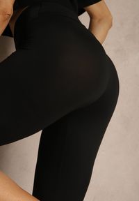 Renee - Czarne Szorty Kolarki z Wiskozą Sarailene. Okazja: na co dzień. Kolor: czarny. Materiał: wiskoza. Styl: casual