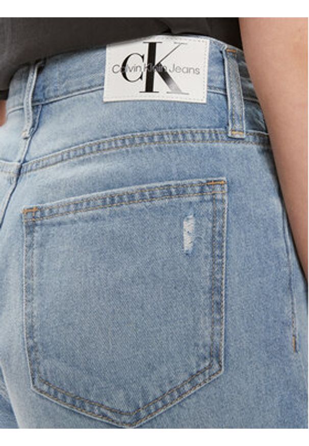 Calvin Klein Jeans Szorty jeansowe J20J222803 Niebieski Mom Fit. Kolor: niebieski. Materiał: bawełna, jeans