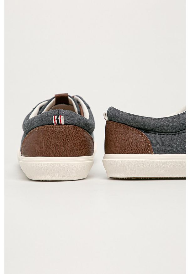 Jack & Jones - Buty. Nosek buta: okrągły. Zapięcie: sznurówki. Kolor: szary. Materiał: guma