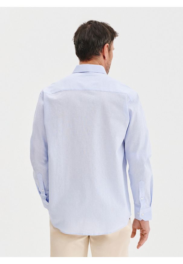 Pako Lorente - PAKO LORENTE - Niebieska koszula męska z lnem. Kolor: biały, niebieski. Materiał: len. Długość rękawa: długi rękaw. Długość: długie. Sezon: wiosna