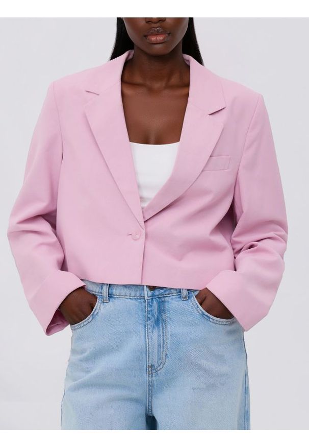 Reserved - Krótka marynarka - pastelowy róż. Kolor: różowy. Materiał: tkanina. Długość: krótkie