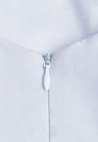 Born2be - Jasnoniebieska Sukienka Bawełniana o Rozkloszowanym Fasonie z Dekoltem Łódką i Kieszeniami Elenira. Typ kołnierza: dekolt w łódkę. Kolor: niebieski. Materiał: bawełna. Typ sukienki: rozkloszowane. Styl: elegancki #5