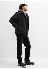 bonprix - Zimowa kurtka pikowana o kroju bomberki z kapturem. Typ kołnierza: kaptur. Kolor: czarny. Sezon: zima #3