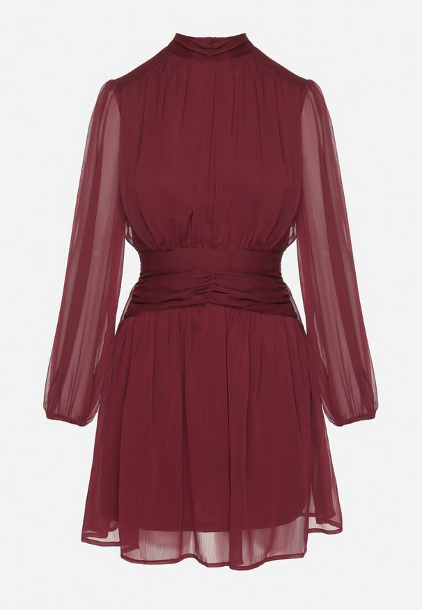 Born2be - Bordowa Sukienka Rozkloszowana ze Stójką Marszczeniami i Transparentnymi Ramionami Belabria. Okazja: na co dzień. Typ kołnierza: kołnierzyk stójkowy. Kolor: czerwony. Styl: casual, klasyczny