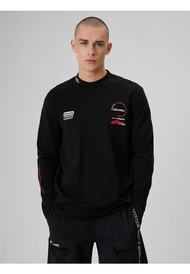 4f - 4F Longsleeve relaxed z nadrukiem męski - czarny M. Okazja: na co dzień. Kolor: czarny. Materiał: dzianina, materiał, bawełna. Długość rękawa: długi rękaw. Wzór: nadruk. Styl: casual, klasyczny