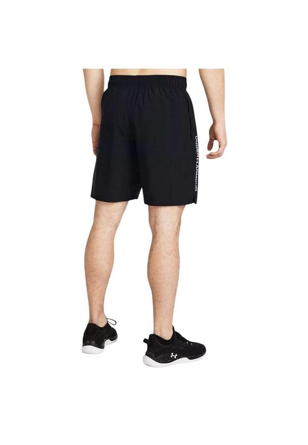 Under Armour - Męskie Spodenki Z Logo. Kolor: czarny. Sport: turystyka piesza