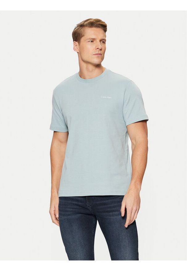 Calvin Klein T-Shirt Micro Logo Interlock T-Shirt K10K109894 Błękitny Regular Fit. Kolor: niebieski. Materiał: bawełna