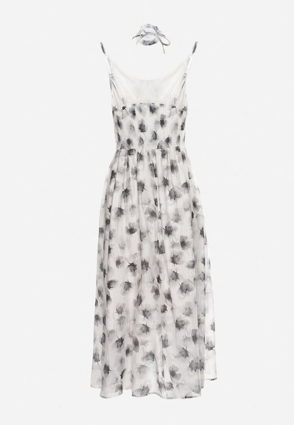 Born2be - Biała Rozkloszowana Sukienka w Florystyczny Print z Chokerem Różą Jomeria. Okazja: na co dzień. Typ kołnierza: dekolt w kształcie V. Kolor: biały. Długość rękawa: krótki rękaw. Wzór: nadruk. Styl: casual