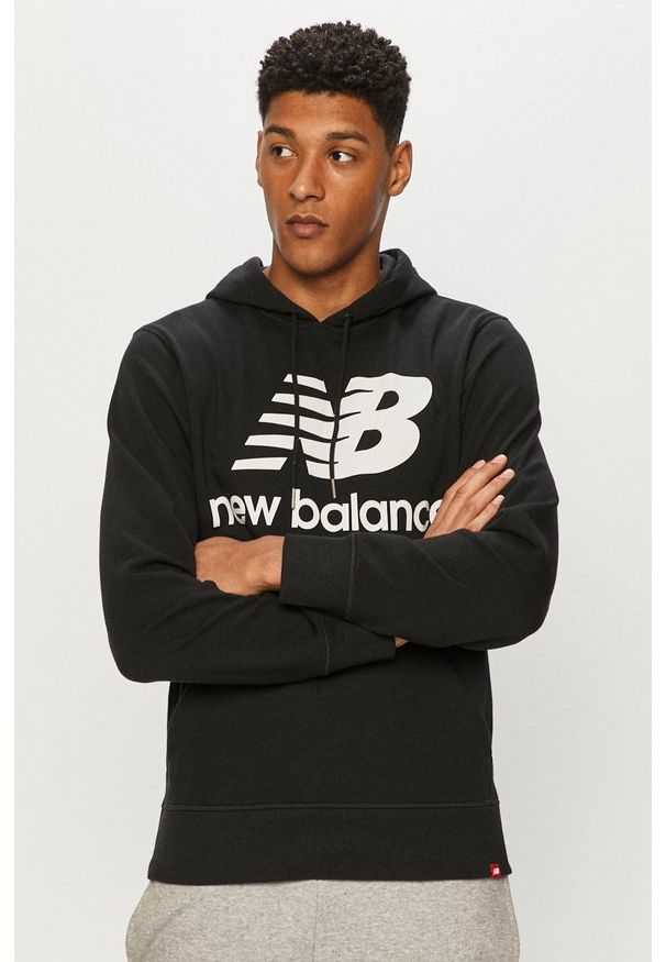 New Balance - Bluza. Okazja: na co dzień. Kolor: czarny. Wzór: nadruk. Styl: casual