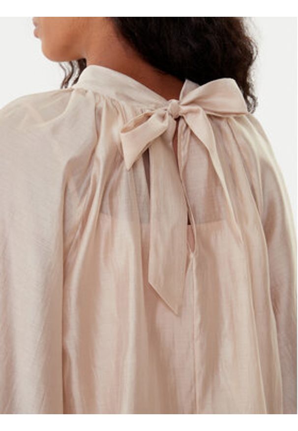 ViCOLO Bluzka TF0314 Beżowy Regular Fit. Kolor: beżowy. Materiał: syntetyk