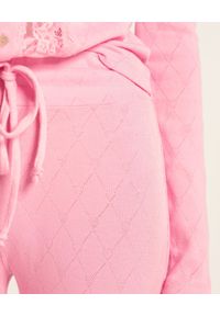 LOVE SHACK FANCY - Różowe spodnie Laine Slim. Kolor: różowy, wielokolorowy, fioletowy. Materiał: bawełna, dzianina. Wzór: ażurowy #4