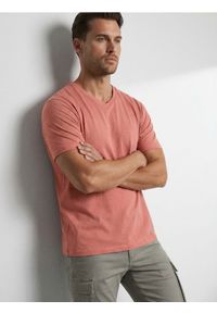 Sinsay - Bawełniana koszulka basic - pomarańczowy. Kolor: pomarańczowy. Materiał: bawełna #1