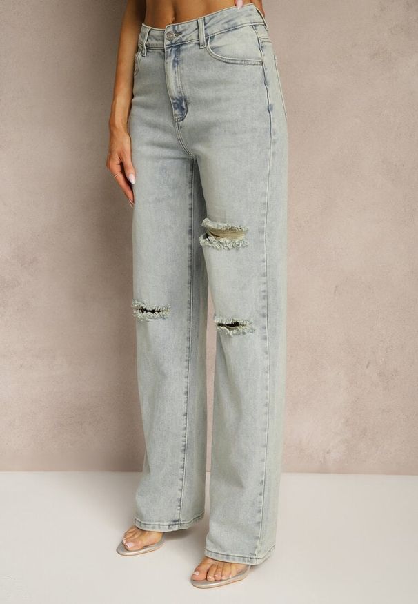 Renee - Jasnoniebieskie Jeansy High Waist o Szerokim Kroju z Przetarciami Zeleldi. Okazja: na co dzień. Stan: podwyższony. Kolor: niebieski. Styl: elegancki, casual