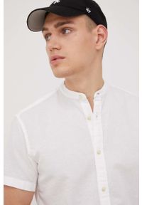 PRODUKT by Jack & Jones - Produkt by Jack & Jones koszula z domieszką lnu męska kolor biały regular ze stójką. Typ kołnierza: kołnierzyk stójkowy. Kolor: biały. Materiał: len. Długość rękawa: krótki rękaw. Długość: krótkie