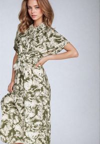 Born2be - Zielono-Beżowa Taliowana Sukienka z Gumką w Pasie Zapinana na Guziki Nasica. Okazja: na co dzień. Kolor: zielony. Materiał: materiał, wiskoza, jeans. Długość rękawa: krótki rękaw. Typ sukienki: proste. Styl: klasyczny, casual, elegancki #7