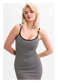 Guess Sukienka codzienna 182718 Czarny Classic Fit. Okazja: na co dzień. Kolor: czarny. Typ sukienki: proste. Styl: casual #3