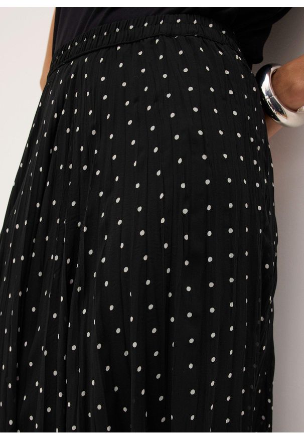 bonprix - Spódnica z szyfonu z efektem kreszowania. Kolor: czarny. Materiał: szyfon. Styl: elegancki