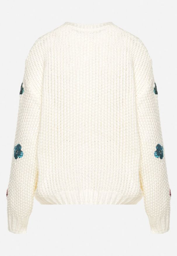 Born2be - Jasnobeżowy Sweter z Tłoczonej Dzianiny z Wiskozą Zdobiony Cekinowymi Kwiatami Edamara. Okazja: na co dzień. Kolor: beżowy. Materiał: dzianina, wiskoza. Długość rękawa: długi rękaw. Długość: długie. Wzór: aplikacja, kwiaty. Styl: wizytowy, klasyczny, casual