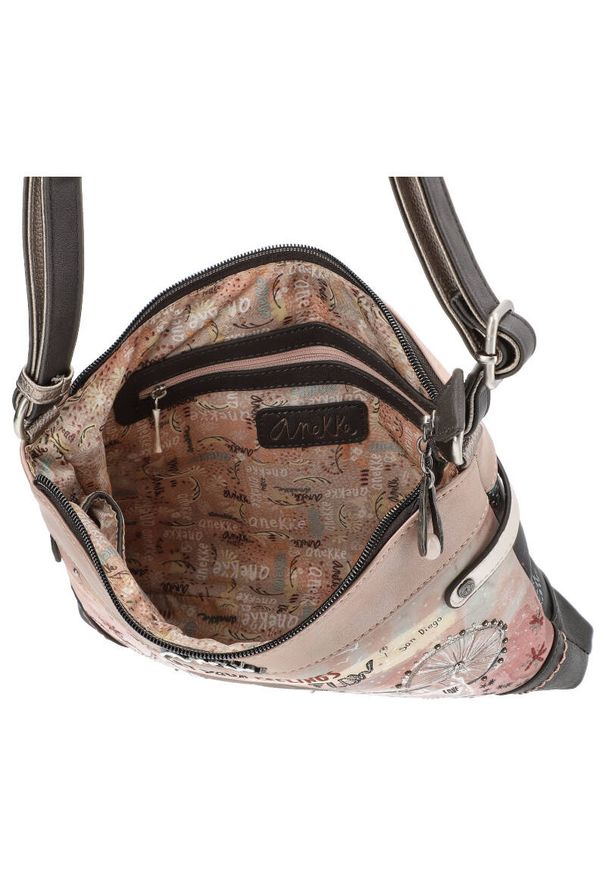 Różowa Listonoszka Anekke Stylowa Torebka Damska Z Laleczką. Kolor: różowy. Styl: elegancki. Rodzaj torebki: na ramię