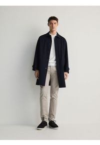 Reserved - Spodnie chino slim fit - brązowy. Kolor: brązowy. Materiał: tkanina, bawełna