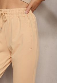 Renee - Beżowe Spodnie Dresowe z Bawełny Steviana. Kolor: beżowy. Materiał: bawełna, dresówka #3